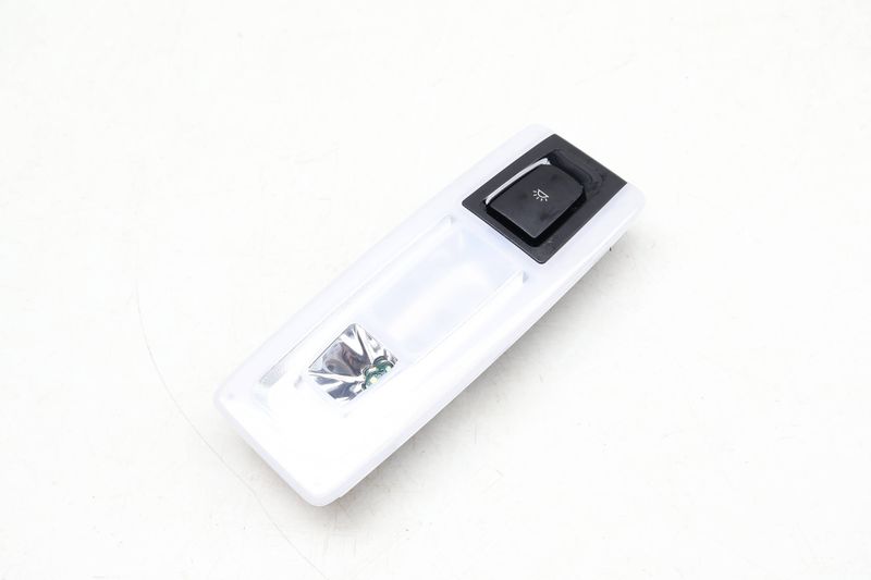 Interior Dome Reading Light 63319288995 — Used (SKU 642188)