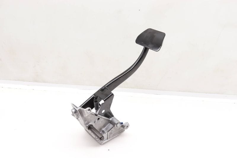 Brake Pedal Assembly 35112229128 — Used (SKU 582044)