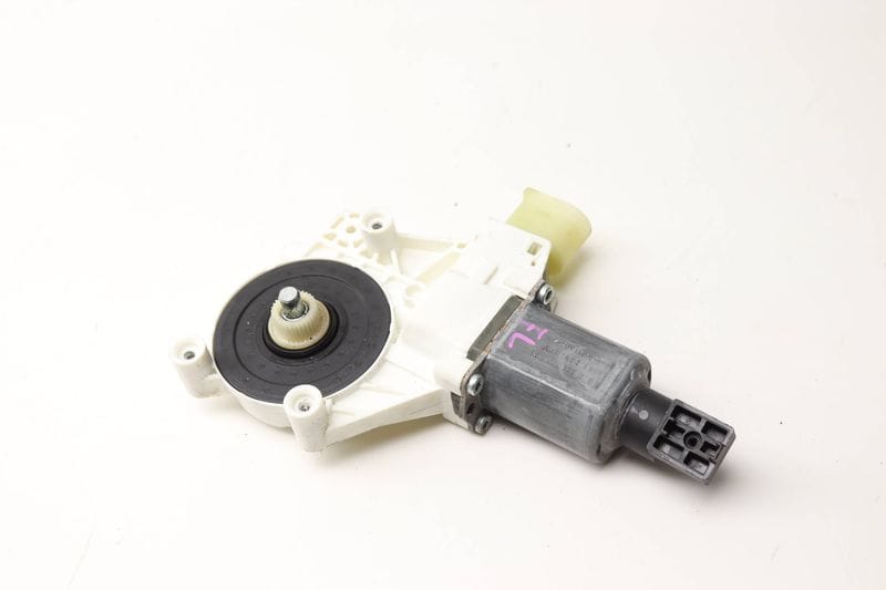 Power Window Motor 67626952085 — Used (SKU 582086)