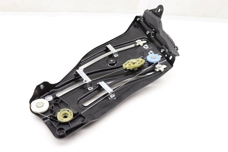 Quarter Panel Window Regulator 51377198307 — Used (SKU 581938)