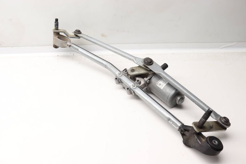 Windshield Wiper Transmission w/ Motor 61617191885 — Used (SKU 582052)