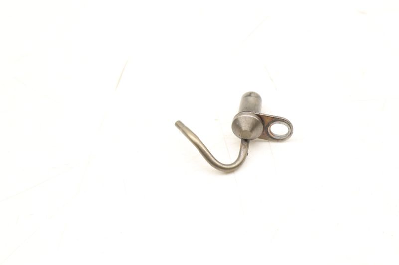Engine Oil Spray Valve / Jet 2751800043 — Used (SKU 502582)