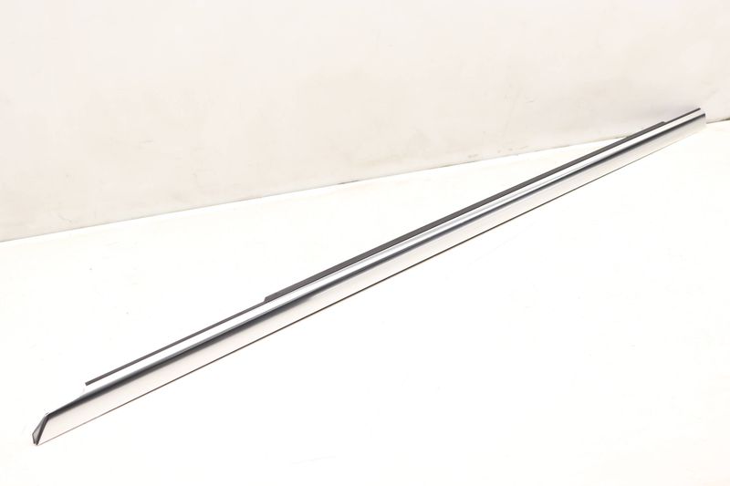 Door Window Slot Seal / Trim 2226900580 — Used (SKU 502759)