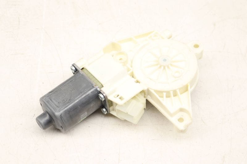 Door Window Motor 1669060301 — Used (SKU 502254)