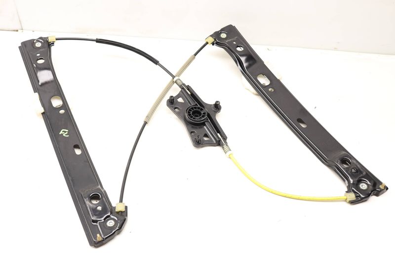 Door Window Regulator 1669060301 — Used (SKU 502776)