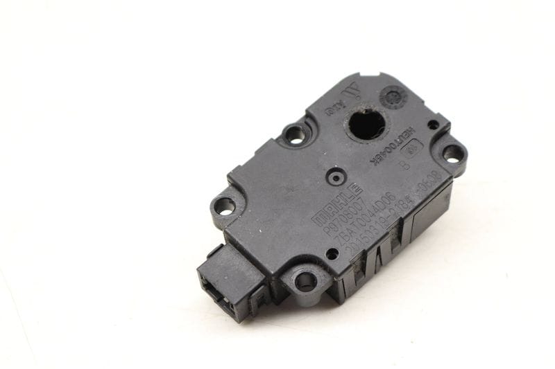HVAC Flap / Servo Air Motor / Actuator 0999069600 — Used (SKU 502118)