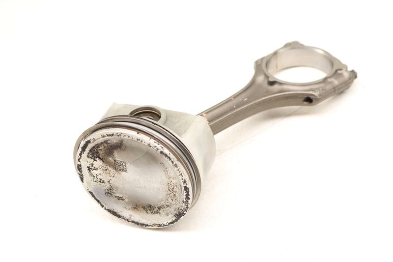 Piston w/ Connecting Rod 2790300317 — Used (SKU 502888)