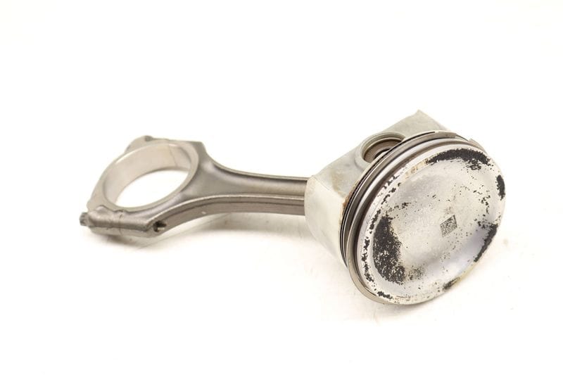 Piston w/ Connecting Rod 2790300317 — Used (SKU 502889)