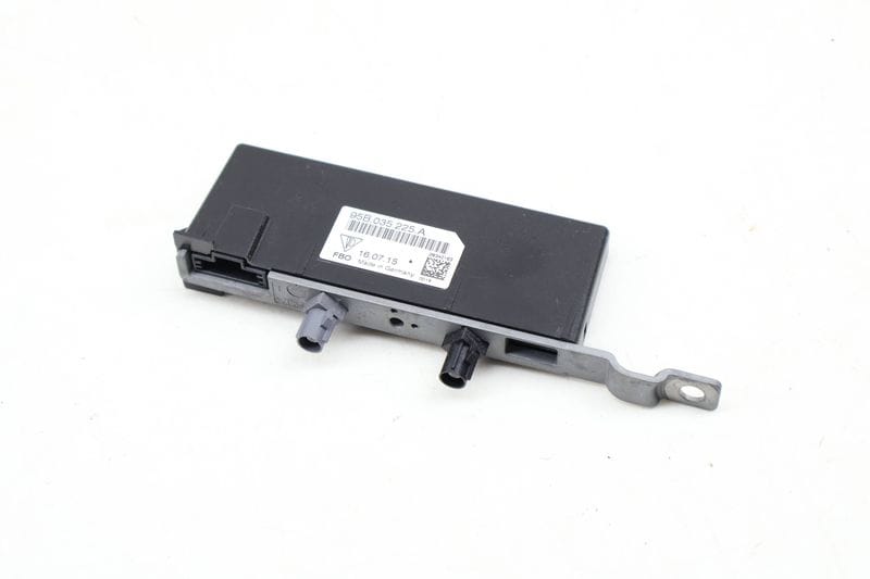Antenna Booster 95B035225A — Used (SKU 645120)