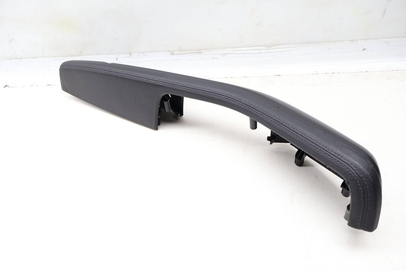 Door Panel Armrest / Arm Rest 95B867174 — Used (SKU 644928)