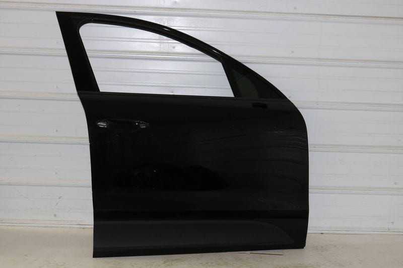 Door / Shell / Skin Frame 95B831022 — Used (SKU 409307)