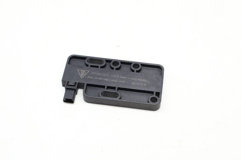 Kessy / Keyless Entry Antenna 7PP962132A — Used (SKU 645127)