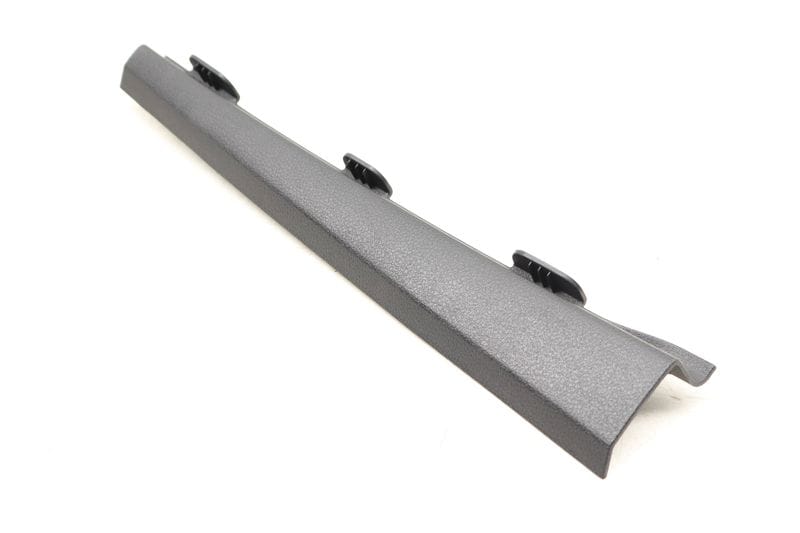 A Pillar Trim (CENTER) 95B868239 — Used (SKU 518046)