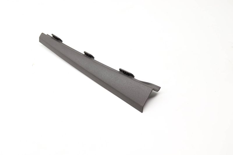 A Pillar Trim (CENTER) 95B868239 — Used (SKU 558234)