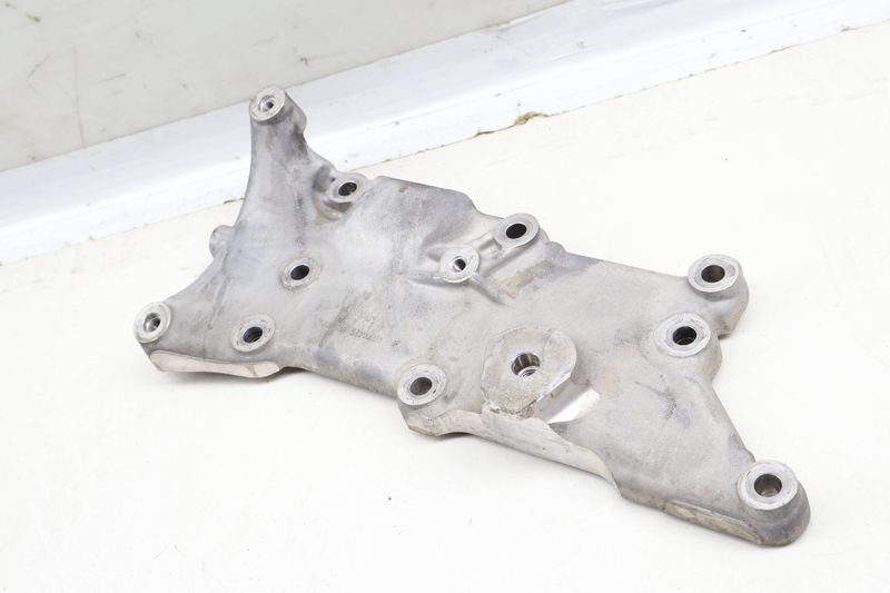 Engine Mount Bracket 94610222532 — Used (SKU 645064)