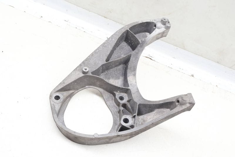 Engine Mount Bracket 95B399331B — Used (SKU 645060)