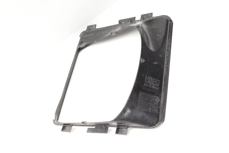 Radiator Air Guide / Duct 95B117339 — Used (SKU 558682)