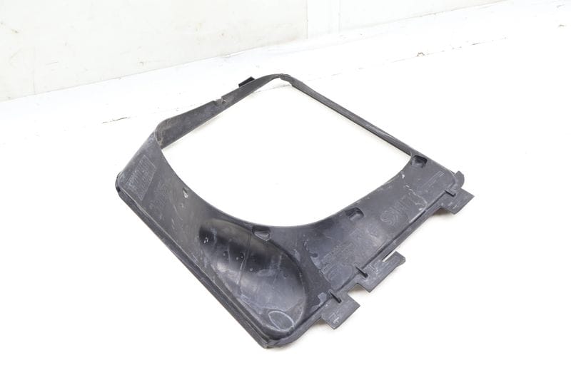 Radiator Air Guide / Duct 95B117339 — Used (SKU 645032)