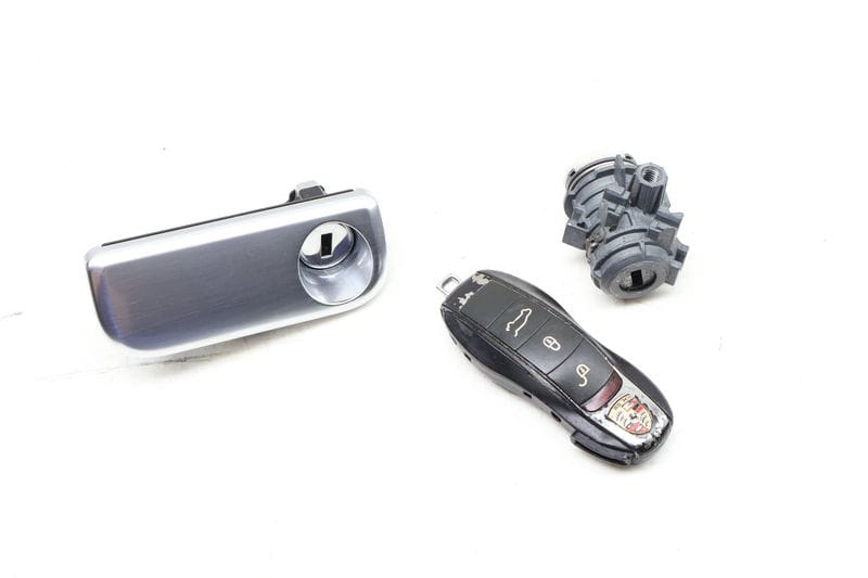 Lock Switch / Cylinder w/ Key 95B898375E — Used (SKU 645296)