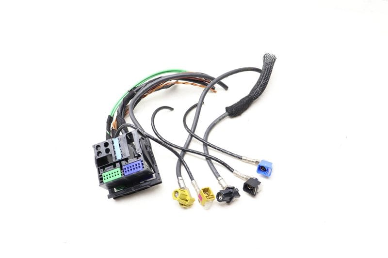 Radio / Stereo / Navigation Unit Wiring Connector / Pigtail — Used (SKU 644960)