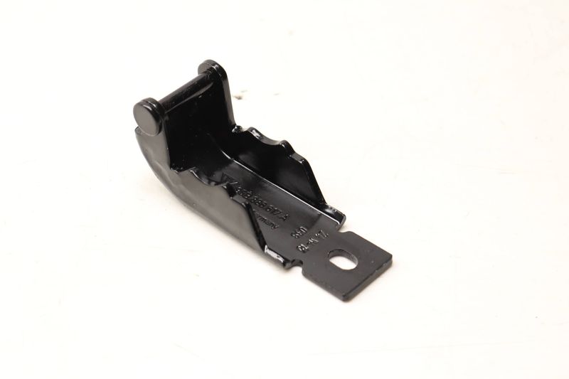 Center Seat Lock / Latch 95B886617A — Used (SKU 518169)
