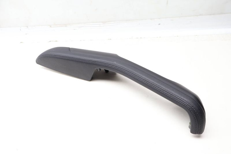 Door Panel Armrest / Arm Rest 95B867374 — Used (SKU 644930)