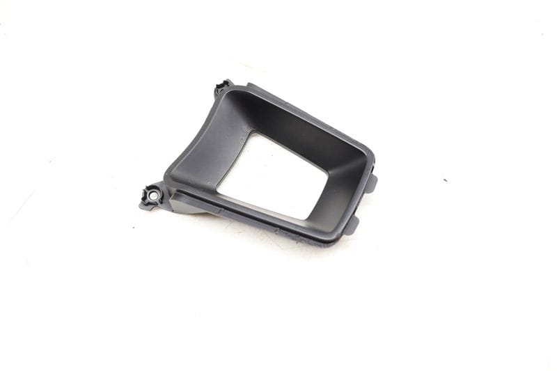 Steering Wheel Trim (FRONT LOWER) 95B419938 — Used (SKU 518468)