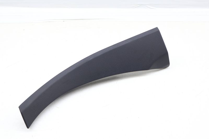 A Pillar Trim / Panel (CENTER) 97055518200 — Used (SKU 673520)