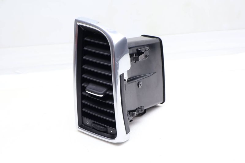Center Dash Air Vent 97055214103 — Used (SKU 673544)