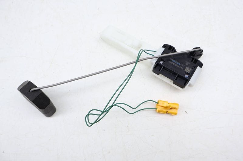 Fuel Gauge Level Sensor / Sending Unit 97062083100 — Used (SKU 673683)