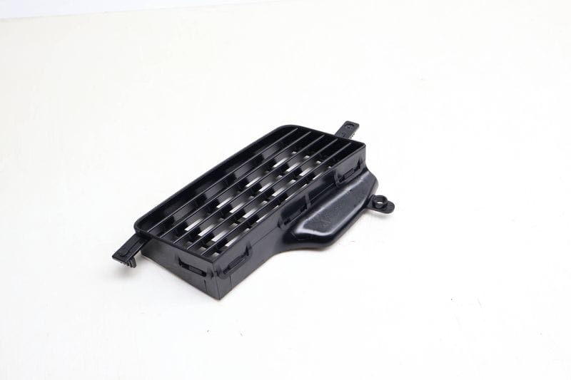 Upper Center Dash Air Vent 97055217500 — Used (SKU 673509)