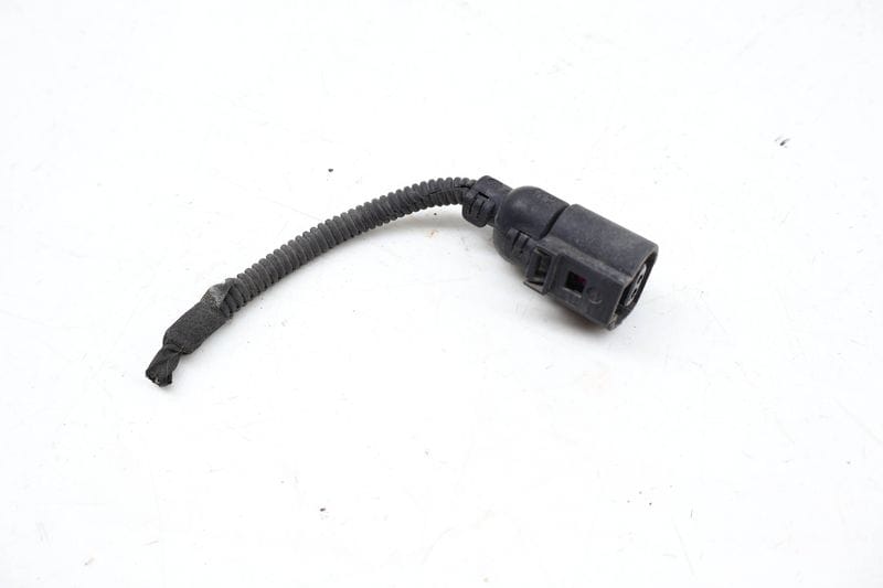 Suspension Air Ride / Spring Wiring Connector Pigtail — Used (SKU 673709)