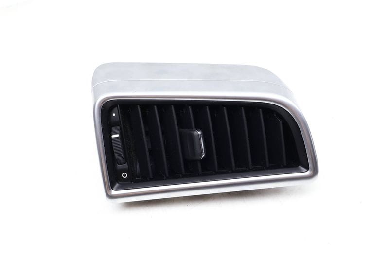 B Pillar Air Vent 97055535201 — Used (SKU 656311)