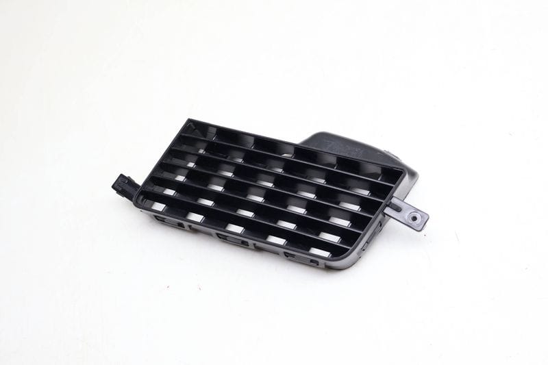 Upper Center Dash Air Vent 97055217600 — Used (SKU 673510)
