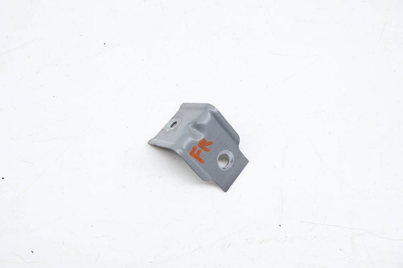 Fender Mount / Bracket (FRONT) 5G0809561 — Used (SKU 706724)