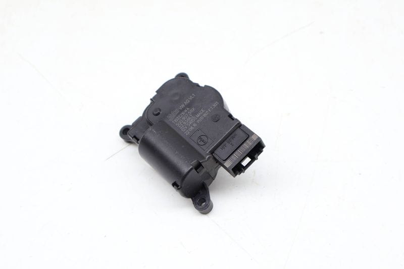 HVAC Flap / Servo Air Motor / Actuator 5Q0907511K — Used (SKU 706574)