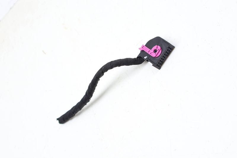 Instrument Cluster Wiring Connector / Pigtail (18-PIN) 5Q0972718A — Used (SKU 706678)