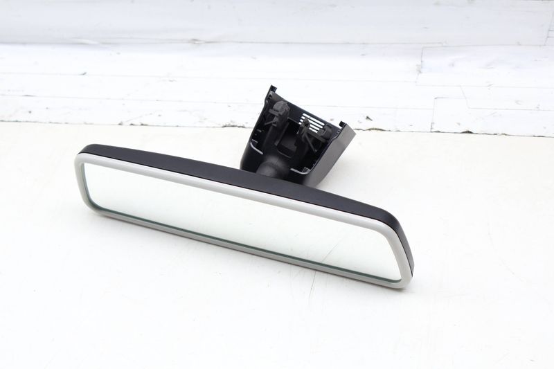 Interior Rear View Mirror w/ Auto Dim 3G0857511N — Used (SKU 706632)