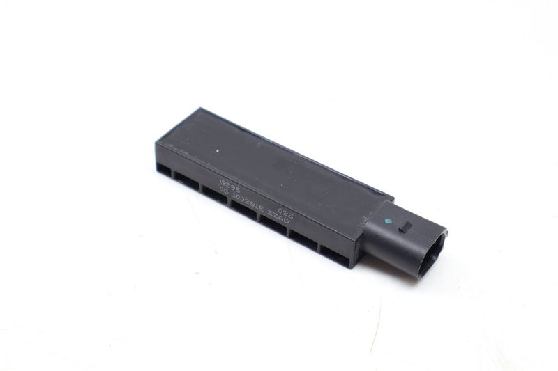 Kessy / Keyless Entry Antenna 5Q0962131 — Used (SKU 706554)
