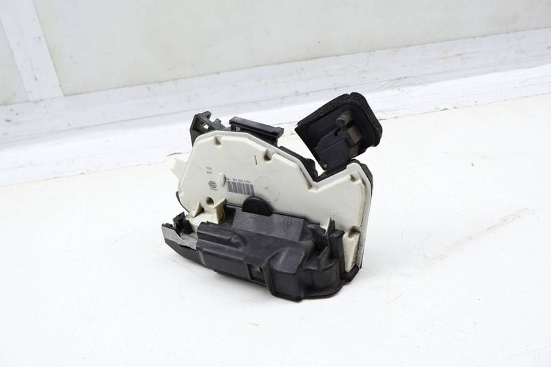 Door Latch / Lock Actuator 5K4839015S — Used (SKU 706719)