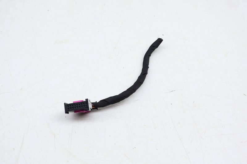 Instrument Cluster Wiring Connector / Pigtail (18-PIN) 5Q0972718A — Used (SKU 680030)