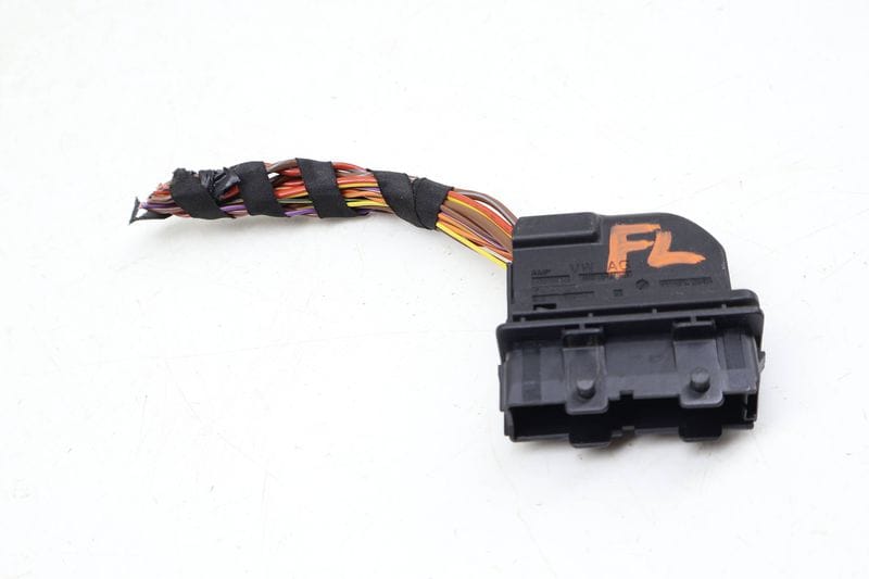 Door Wiring Harness Connector (27-PIN) 8K0972701 — Used (SKU 680152)