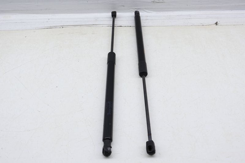 Trunk Lid Strut / Shock Set 5GM827550A — Used (SKU 680027)
