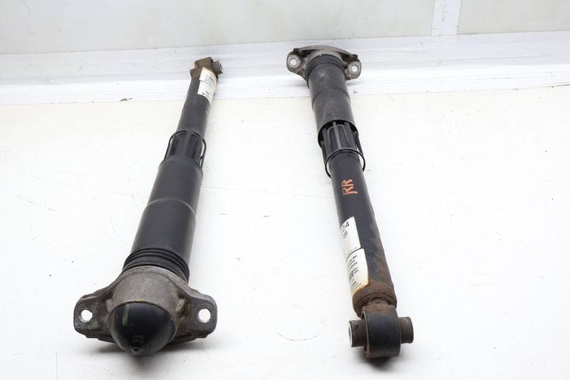 Strut / Shock Absorber Set 5QM513029AC — Used (SKU 680369)