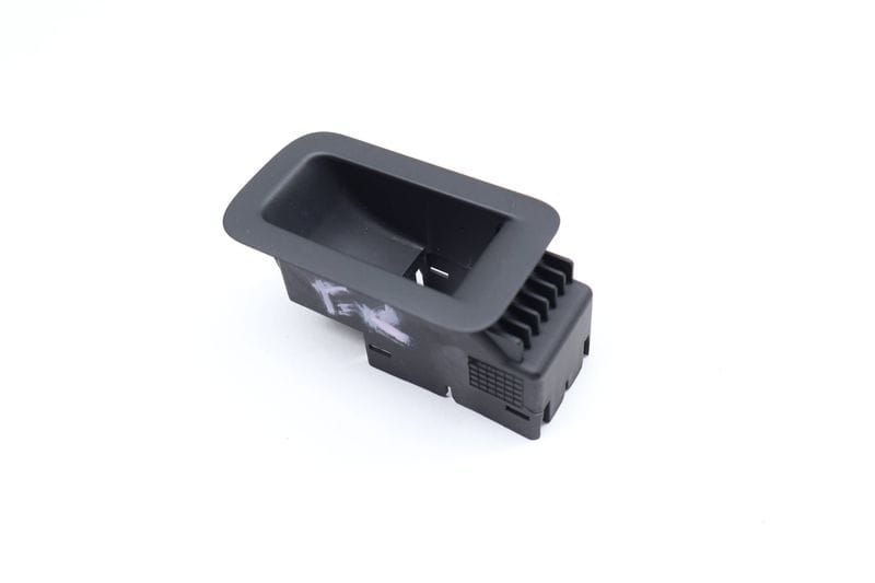 Window Switch Trim 5GM868345 — Used (SKU 680196)