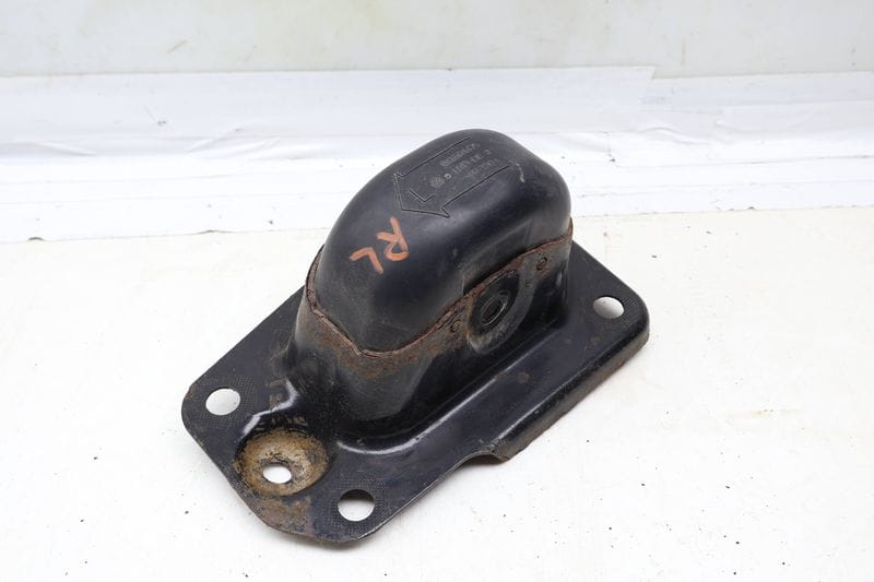 Trailing Arm Bracket / Cover 1K0505129L — Used (SKU 680365)