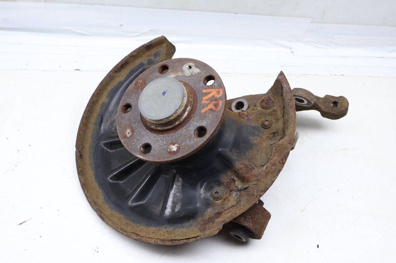Spindle Knuckle w/ Wheel Bearing 5QM505436 — Used (SKU 680364)