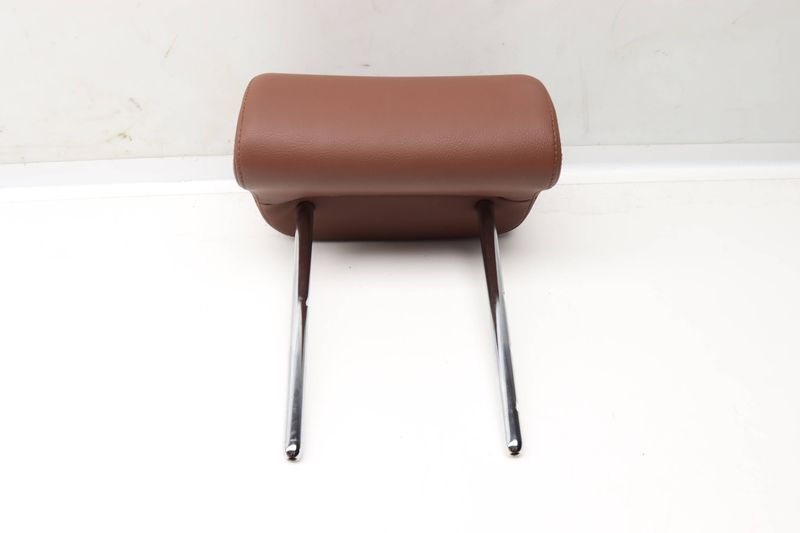 Center Headrest / Head Rest 7P6885900F — Used (SKU 568380)