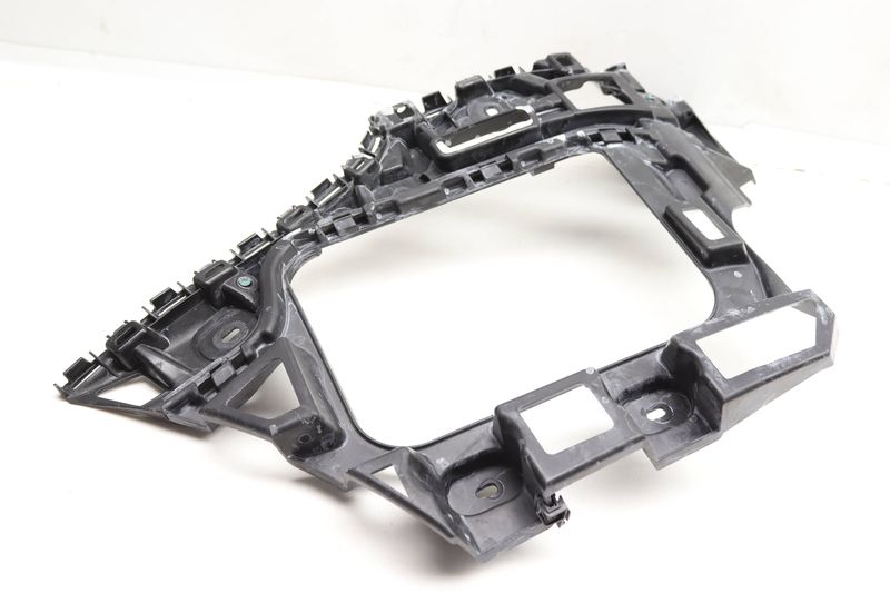 Bumper Mount Bracket 7P6807393D — Used (SKU 593365)