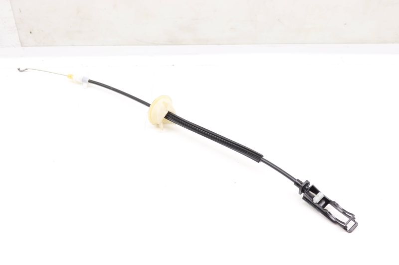 Interior Door Handle Release / Bowden Cable 7P6839085B — Used (SKU 568435)